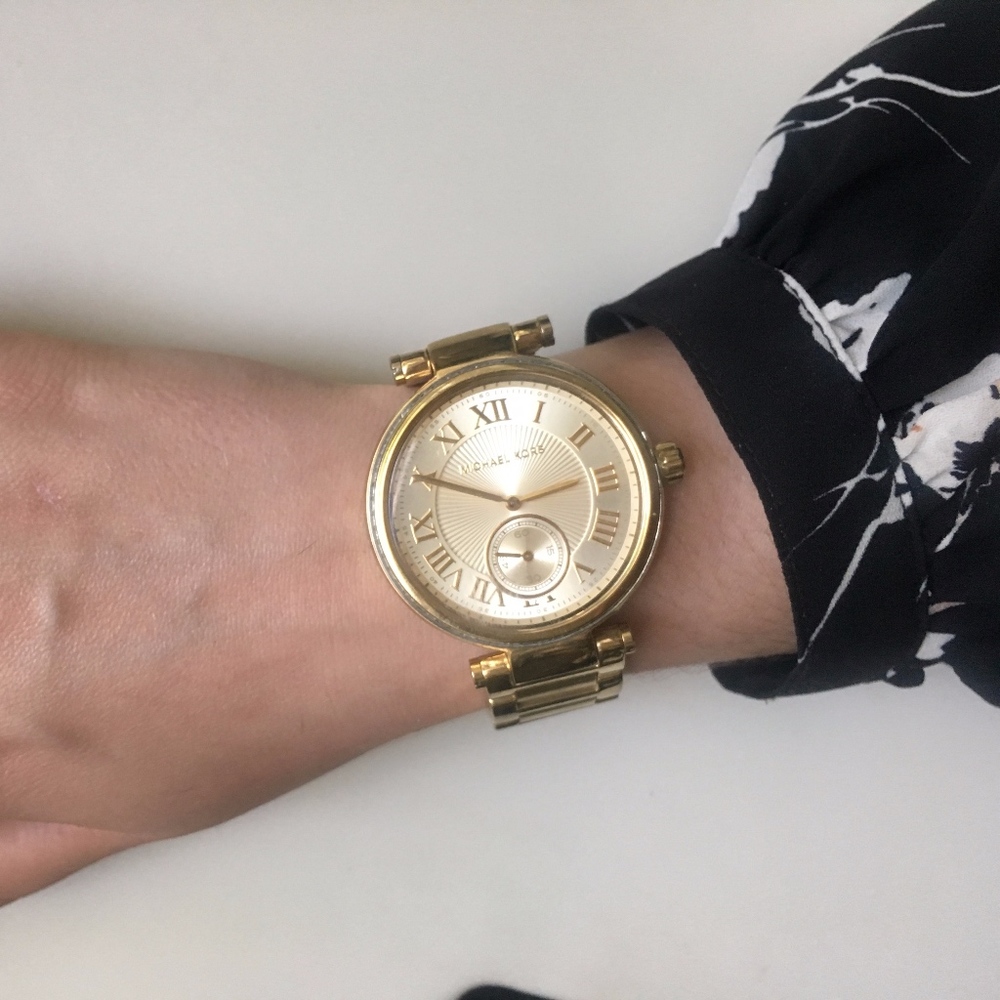Michael Kors Gold Watch - Picture 2 of 4